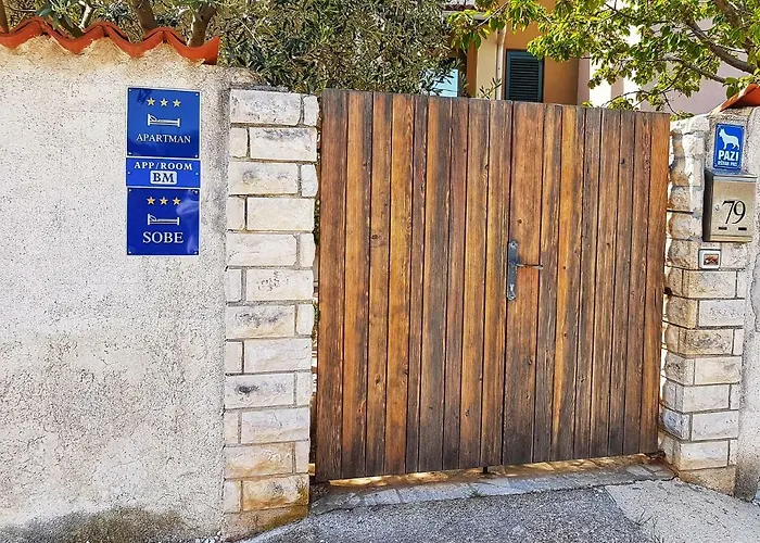 Bm בית הארחה 3*