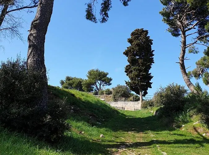 Bm בית הארחה