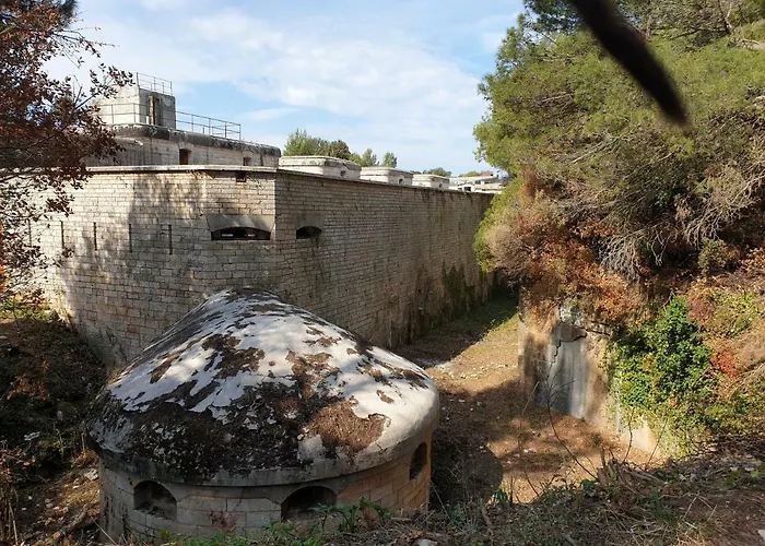 Bm Πανσιόν Πούλα