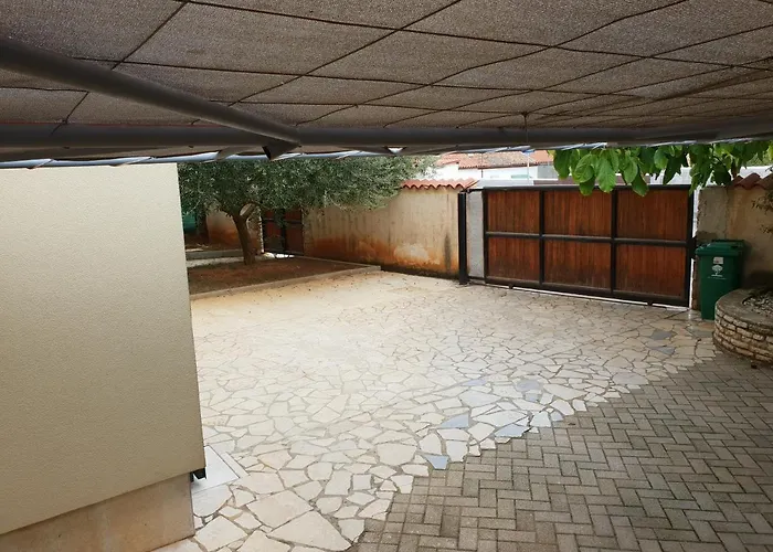 Πανσιόν Bm Πούλα